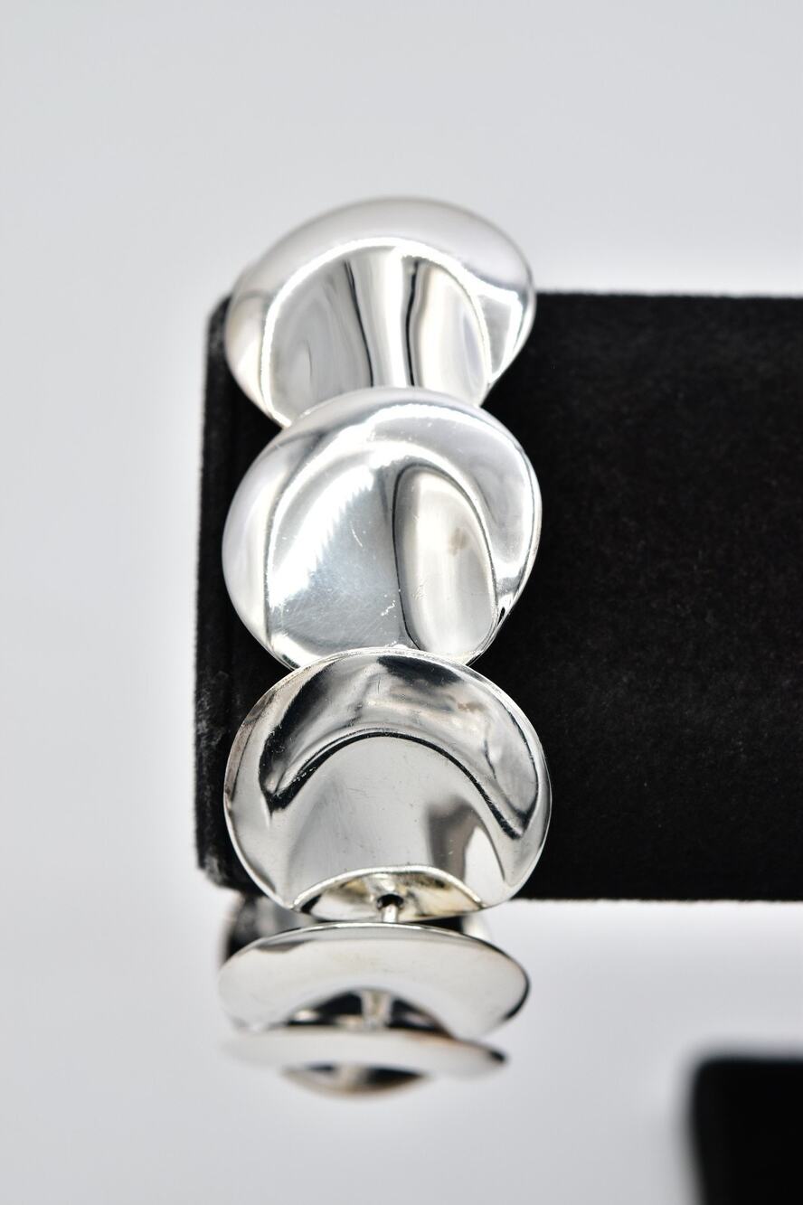 Vintage NOS Silver Tone Sculpted Round Disc Link Wide Statement Bracelet 80s NS9
